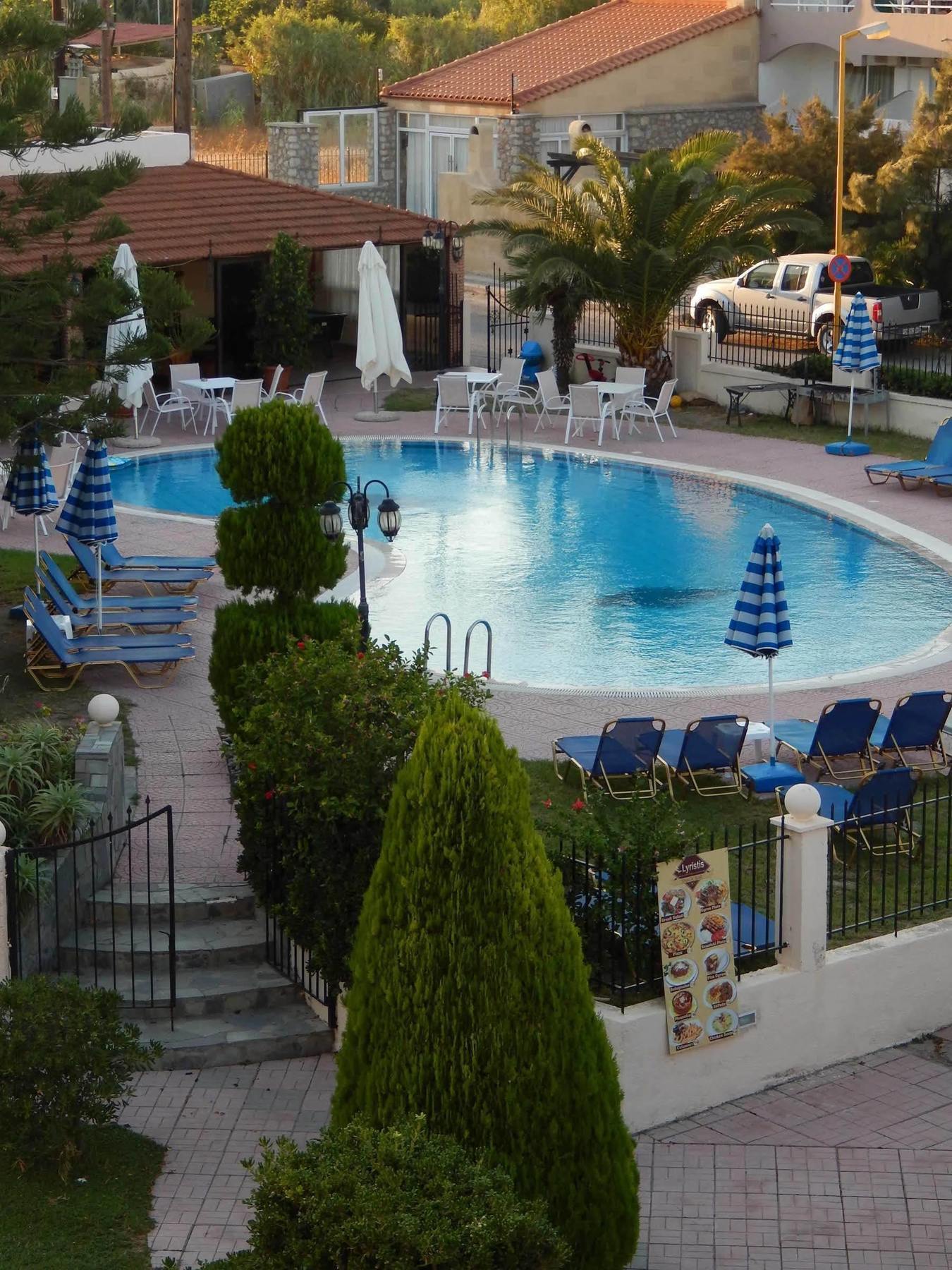 Lyristis Dinos Studios & Apartments Faliraki Exteriör bild